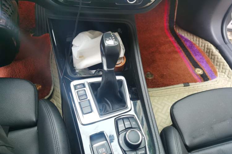 Used BMW 1 Series 2017 118i Sport Edition Gear Lever