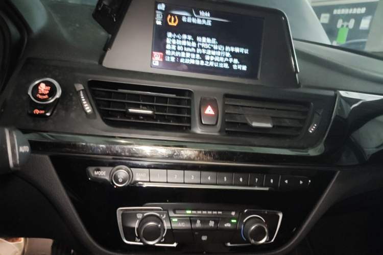 Used BMW 1 Series 2017 118i Sport Edition Audio And AC Panel