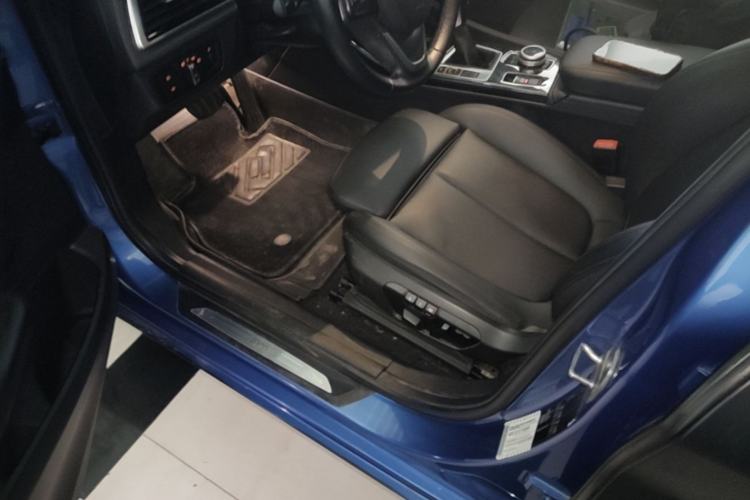 Used BMW 1 Series 2017 118i Sport Edition Driver Seat