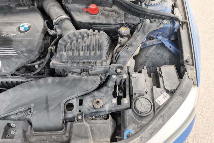 Used BMW 1 Series 2017 118i Fashion Model Engine Bay Left