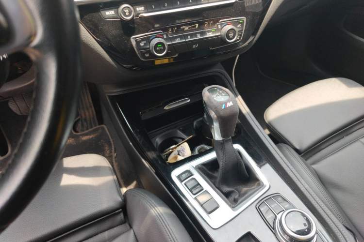 Used BMW 1 Series 2017 120i Design Package Model Gear Lever