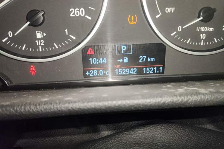 Used BMW 1 Series 2017 118i Sport Edition Odometer Close Up