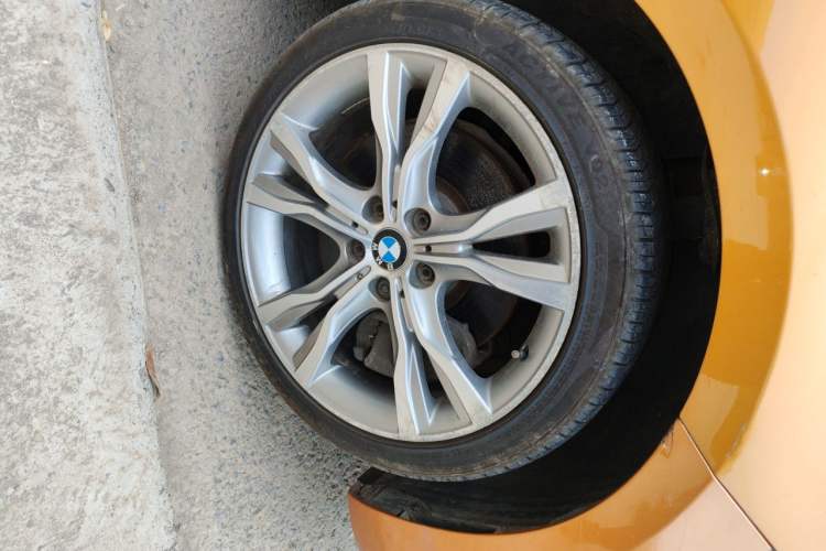 Used BMW 1 Series 2017 120i Design Package Model Right Front Wheel Hub