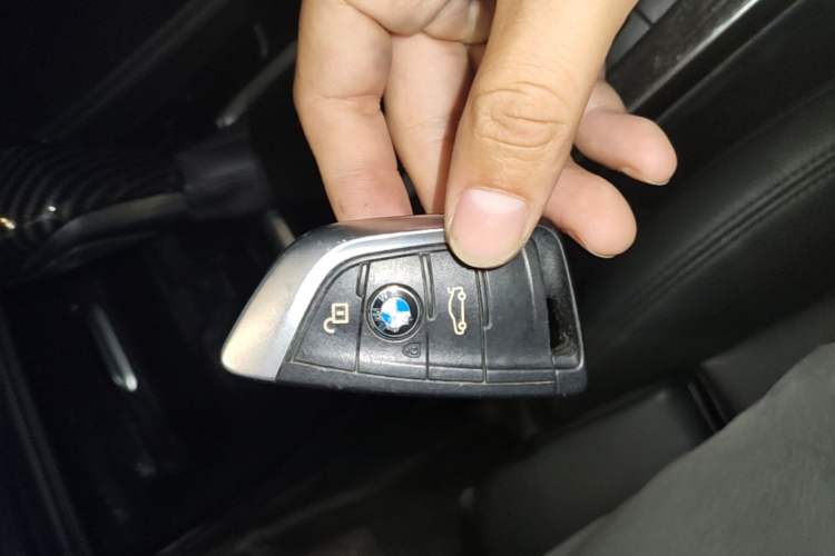 Used BMW 1 Series 2017 118i Sport Edition Vehicle Key
