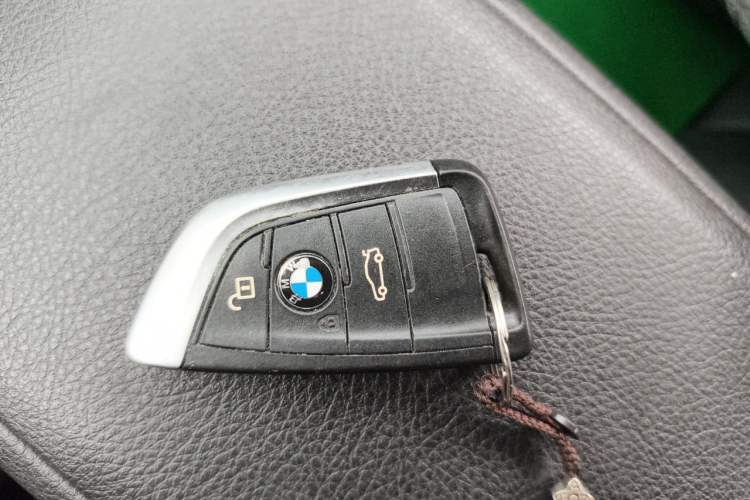 Used BMW 1 Series 2017 118i Fashion Model Vehicle Key