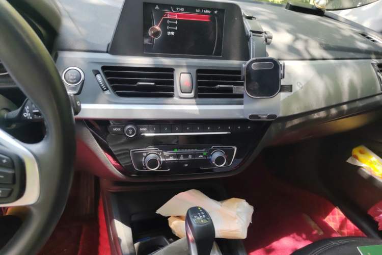Used BMW 1 Series 2017 118i Fashion Model Audio And AC Panel