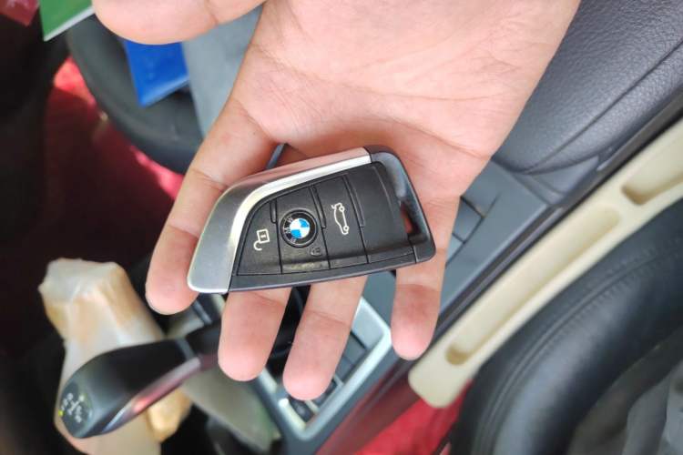 Used BMW 1 Series 2017 118i Fashion Model Vehicle Key
