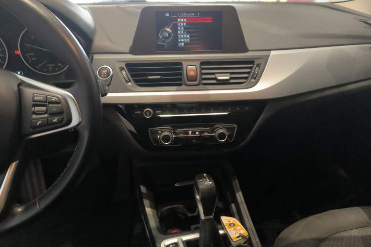 Used BMW 1 Series 2017 118i Fashion Model Audio And AC Panel