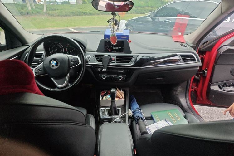 Used BMW 1 Series 2017 118i Sport Edition Center Console