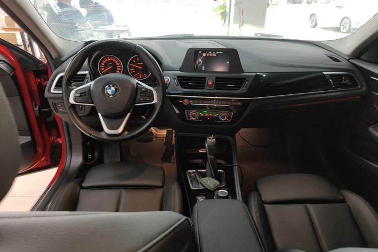Used BMW 1 Series 2017 118i Sport Edition Center Console