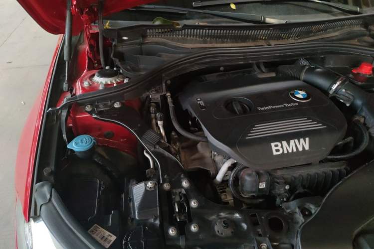 Used BMW 1 Series 2017 118i Fashion Model Engine Bay Right