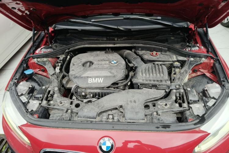 Used BMW 1 Series 2017 118i Design Package Model Engine Bay