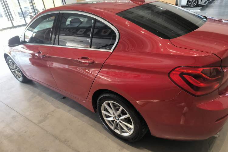 Used BMW 1 Series 2017 118i Fashion Model Exterior 3
