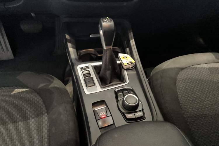 Used BMW 1 Series 2017 118i Fashion Model Gear Lever