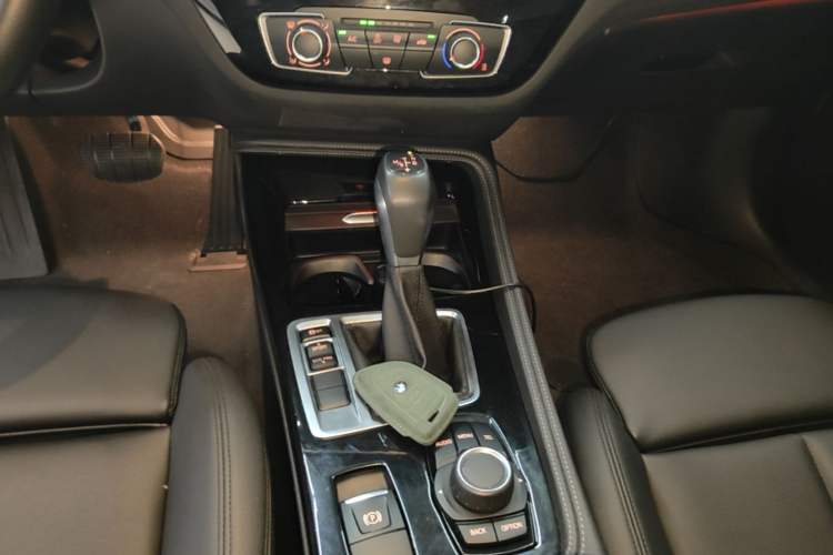Used BMW 1 Series 2017 118i Sport Edition Gear Lever
