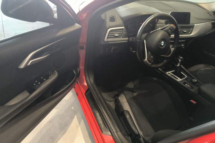 Used BMW 1 Series 2017 118i Fashion Model Interior 3