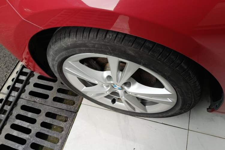 Used BMW 1 Series 2017 118i Design Package Model Left Front Wheel Hub