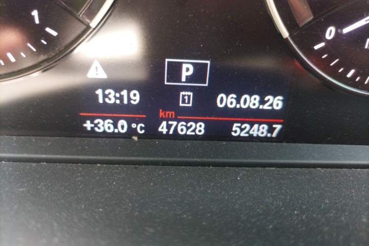 Used BMW 1 Series 2017 118i Fashion Model Odometer Close Up