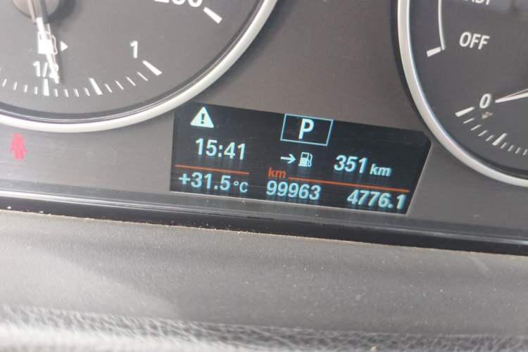 Used BMW 1 Series 2017 118i Sport Edition Odometer Close Up