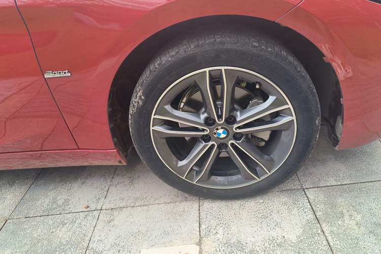 Used BMW 1 Series 2017 118i Sport Edition Right Front Wheel Hub