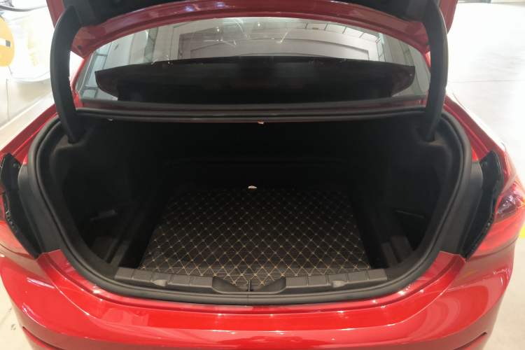 Used BMW 1 Series 2017 118i Fashion Model Trunk