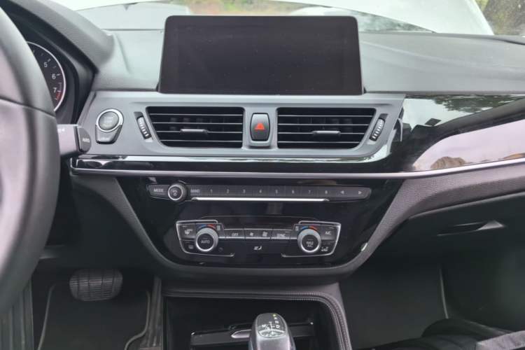 Used BMW 1 Series 2017 118i Design Package Model Audio And AC Panel