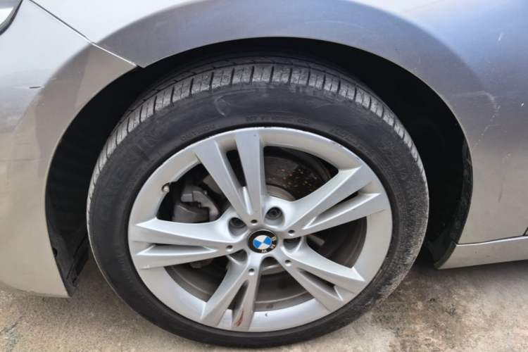 Used BMW 1 Series 2017 118i Design Package Model Left Front Wheel Hub