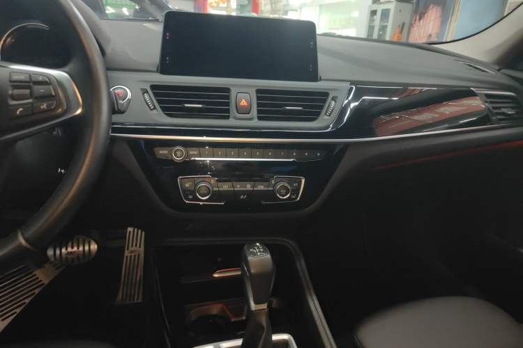 Used BMW 1 Series 2017 118i Design Package Model Audio And AC Panel