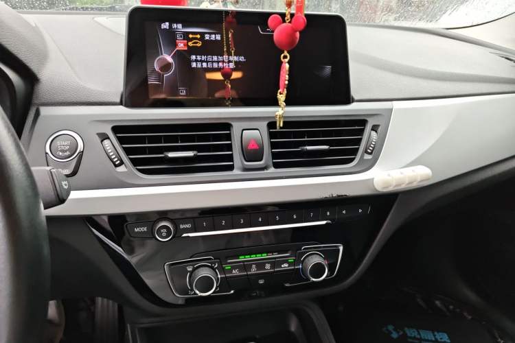 Used BMW 1 Series 2017 118i Fashion Model Audio And AC Panel