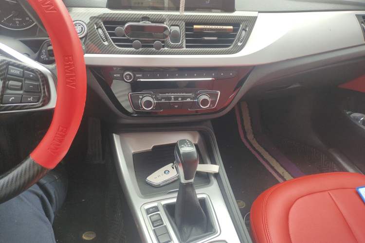 Used BMW 1 Series 2017 118i Fashion Model Audio And AC Panel