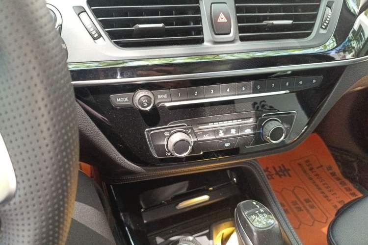 Used BMW 1 Series 2017 118i Sport Edition Audio And AC Panel