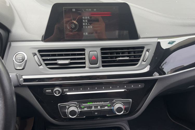 Used BMW 1 Series 2017 118i Sport Edition Audio And AC Panel