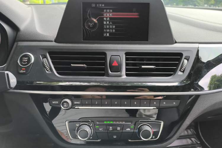 Used BMW 1 Series 2017 118i Sport Edition Audio And AC Panel