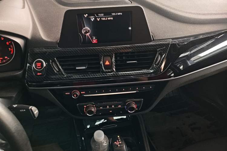 Used BMW 1 Series 2017 118i Sport Edition Audio And AC Panel