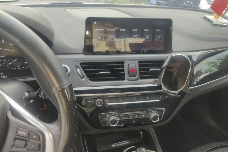 Used BMW 1 Series 2017 118i Sport Edition Audio And AC Panel