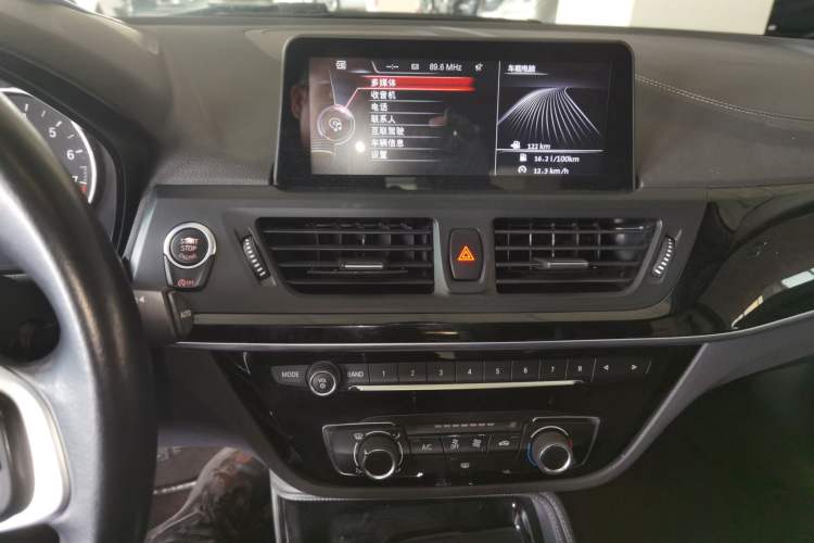 Used BMW 1 Series 2017 118i Sport Edition Audio And AC Panel