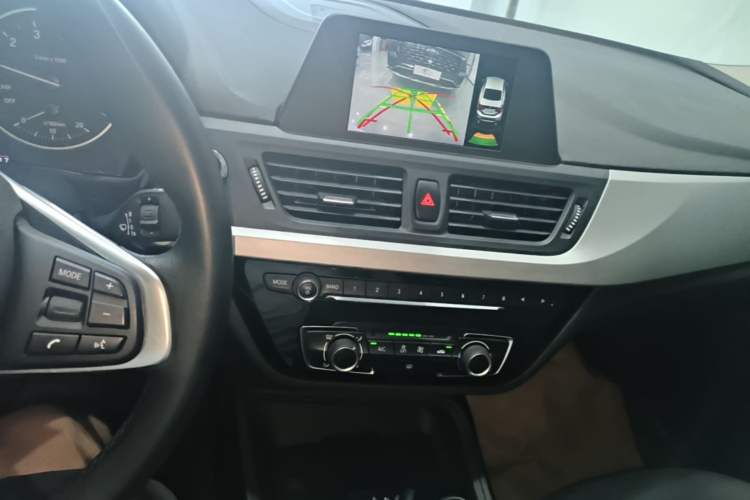 Used BMW 1 Series 2017 118i Fashion Model Audio And AC Panel