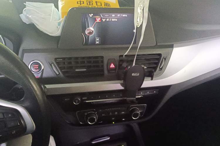 Used BMW 1 Series 2017 118i Fashion Model Audio And AC Panel