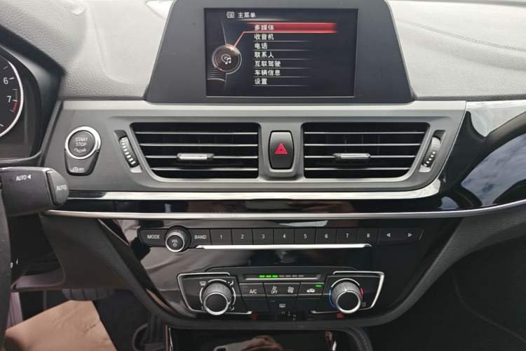 Used BMW 1 Series 2017 118i Sport Edition Audio And AC Panel