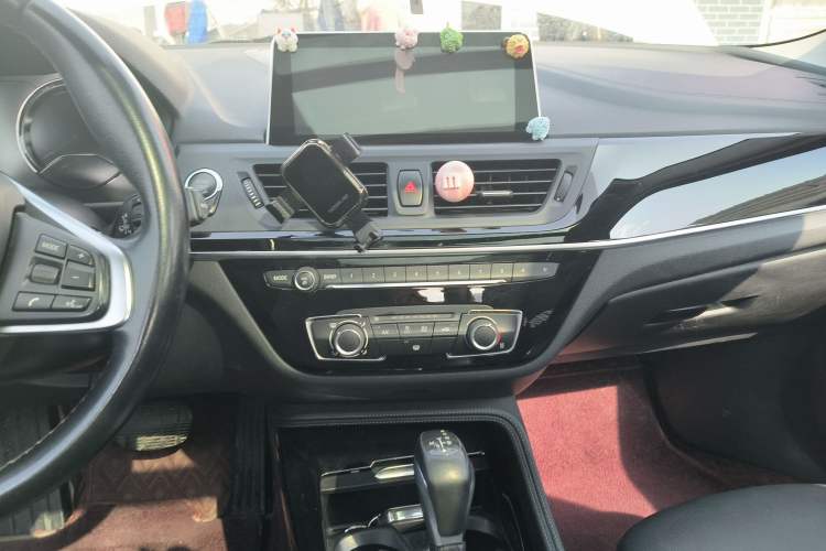 Used BMW 1 Series 2017 118i Sport Edition Audio And AC Panel