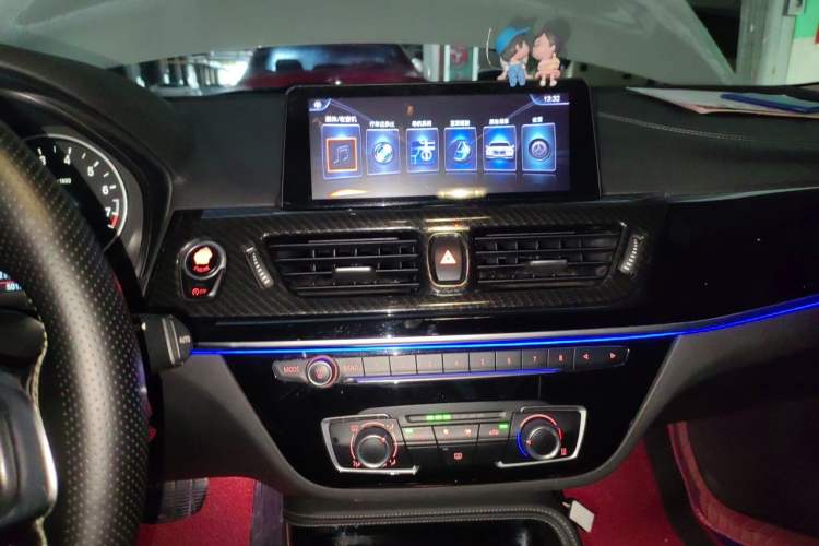 Used BMW 1 Series 2017 118i Sport Edition Audio And AC Panel