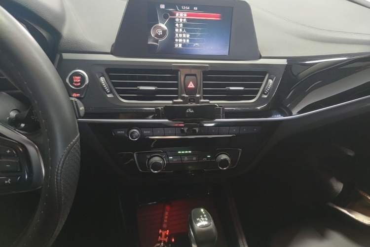 Used BMW 1 Series 2017 118i Sport Edition Audio And AC Panel