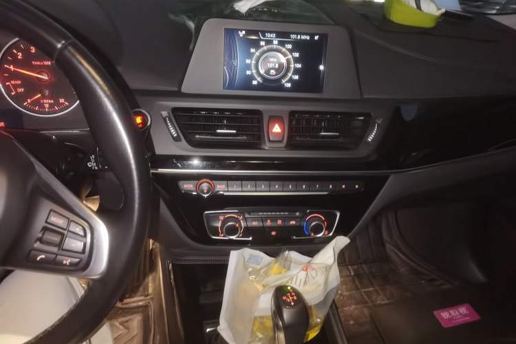 Used BMW 1 Series 2017 118i Sport Edition Audio And AC Panel