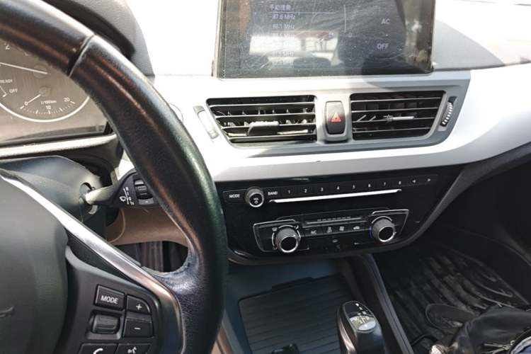 Used BMW 1 Series 2017 118i Fashion Model Audio And AC Panel