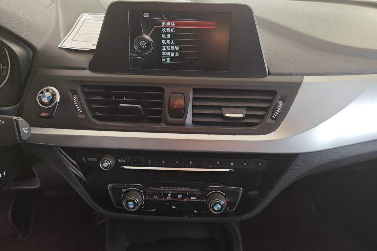 Used BMW 1 Series 2017 118i Fashion Model Audio And AC Panel