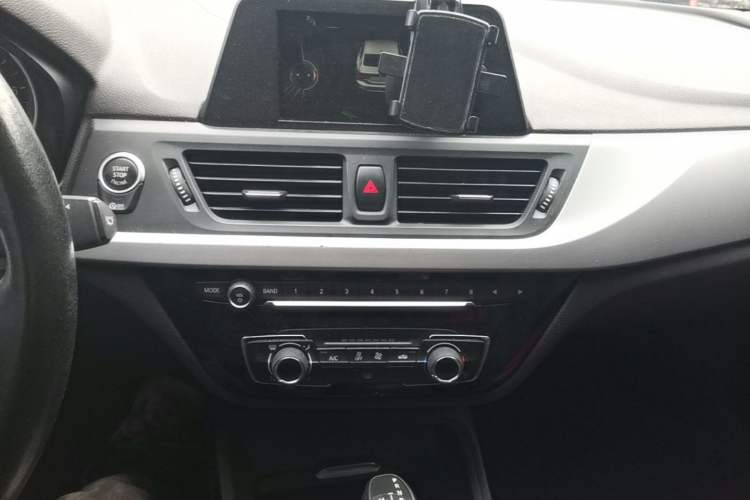 Used BMW 1 Series 2017 118i Fashion Model Audio And AC Panel
