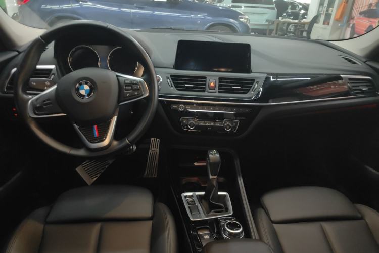 Used BMW 1 Series 2017 118i Design Package Model Center Console