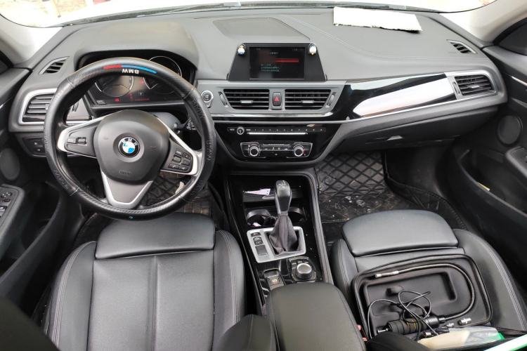 Used BMW 1 Series 2017 118i Sport Edition Center Console