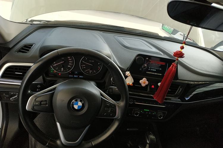 Used BMW 1 Series 2017 118i Sport Edition Center Console