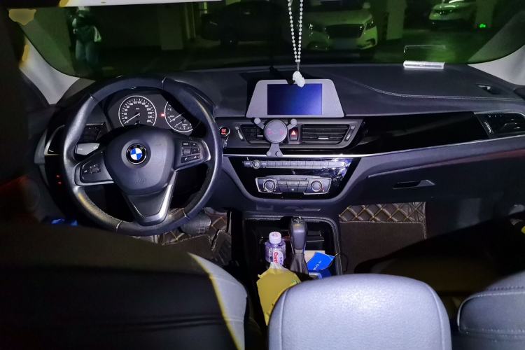 Used BMW 1 Series 2017 118i Sport Edition Center Console